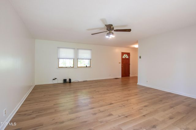 2477 Weaver Pike, Bristol, TN 37620