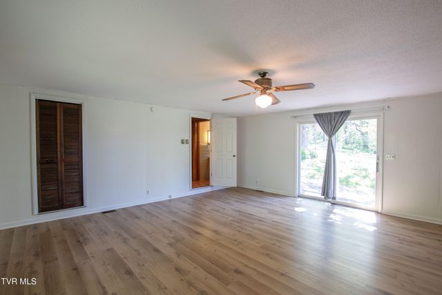 2477 Weaver Pike, Bristol, TN 37620