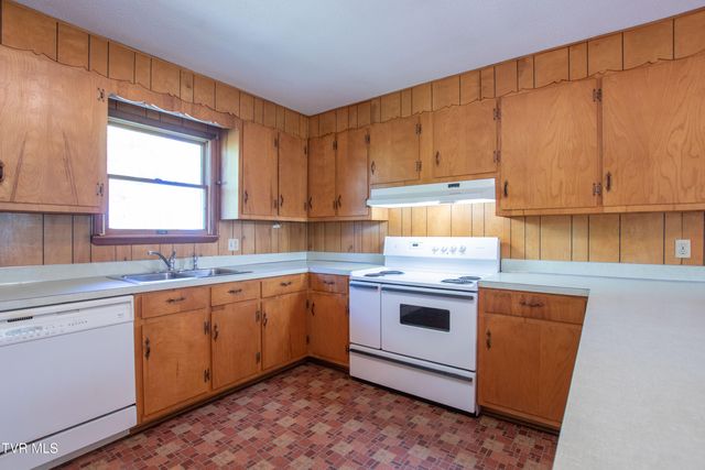 2477 Weaver Pike, Bristol, TN 37620