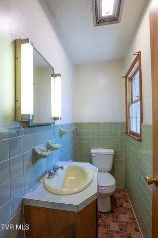 2477 Weaver Pike, Bristol, TN 37620