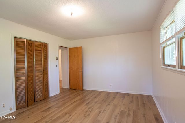 2477 Weaver Pike, Bristol, TN 37620