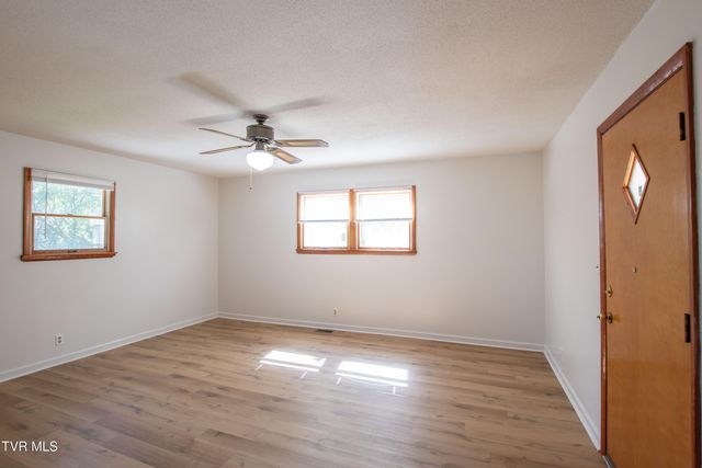 2477 Weaver Pike, Bristol, TN 37620