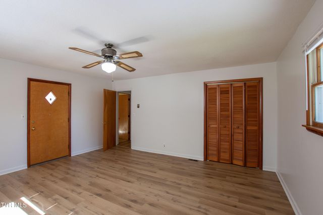 2477 Weaver Pike, Bristol, TN 37620