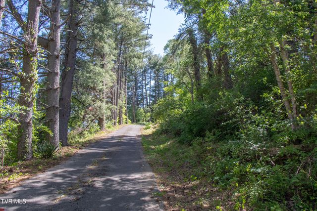 2477 Weaver Pike, Bristol, TN 37620