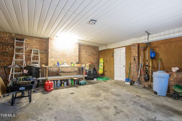 2477 Weaver Pike, Bristol, TN 37620