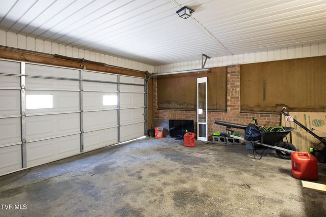 2477 Weaver Pike, Bristol, TN 37620