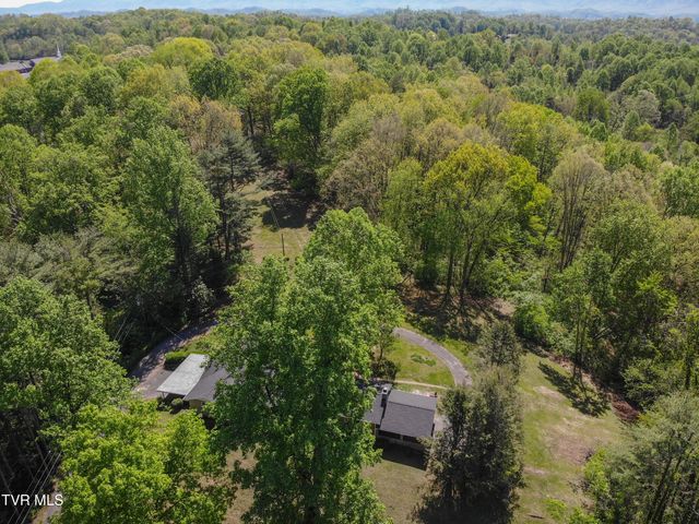 2477 Weaver Pike, Bristol, TN 37620