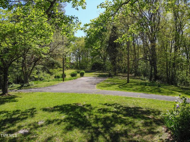 2477 Weaver Pike, Bristol, TN 37620