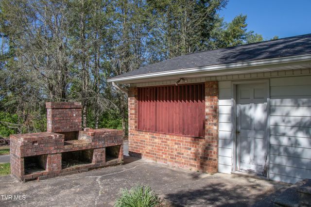 2477 Weaver Pike, Bristol, TN 37620