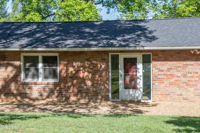 2477 Weaver Pike, Bristol, TN 37620