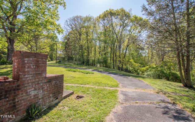 2477 Weaver Pike, Bristol, TN 37620