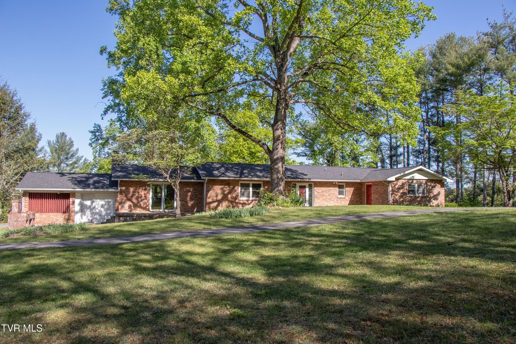 2477 Weaver Pike, Bristol, TN 37620