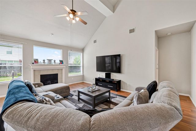 8811 Sun Haven Lane, Pearland, TX 77584