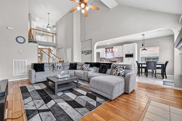 8811 Sun Haven Lane, Pearland, TX 77584