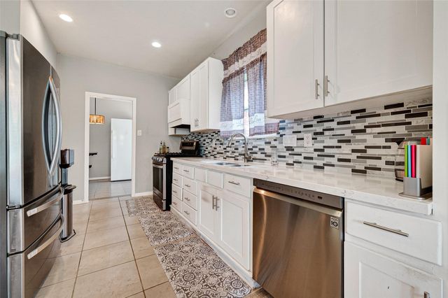 8811 Sun Haven Lane, Pearland, TX 77584