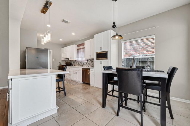 8811 Sun Haven Lane, Pearland, TX 77584