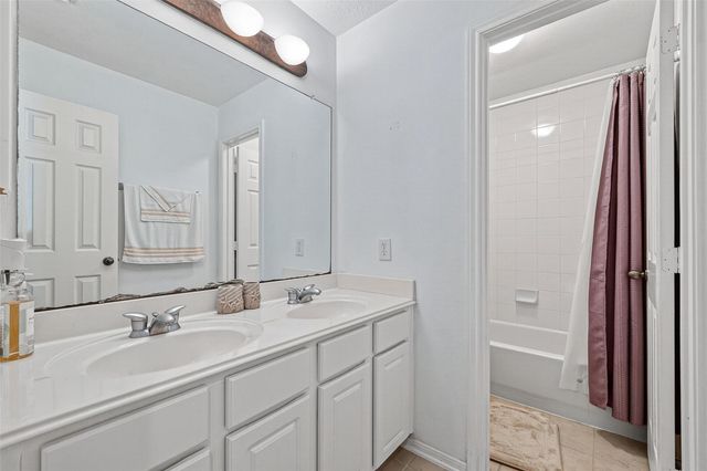 8811 Sun Haven Lane, Pearland, TX 77584