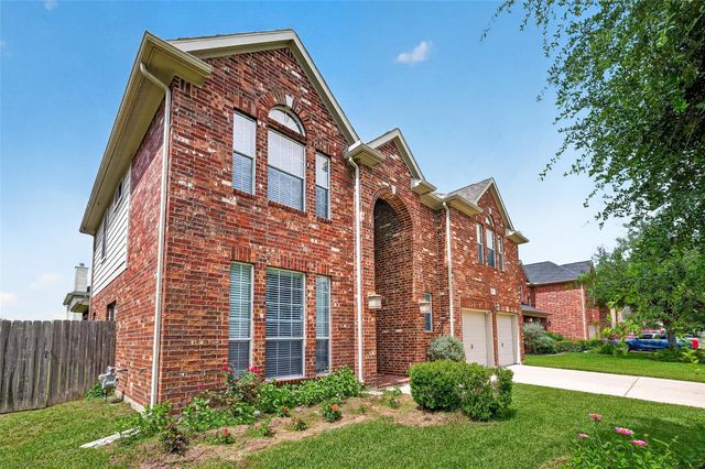8811 Sun Haven Lane, Pearland, TX 77584
