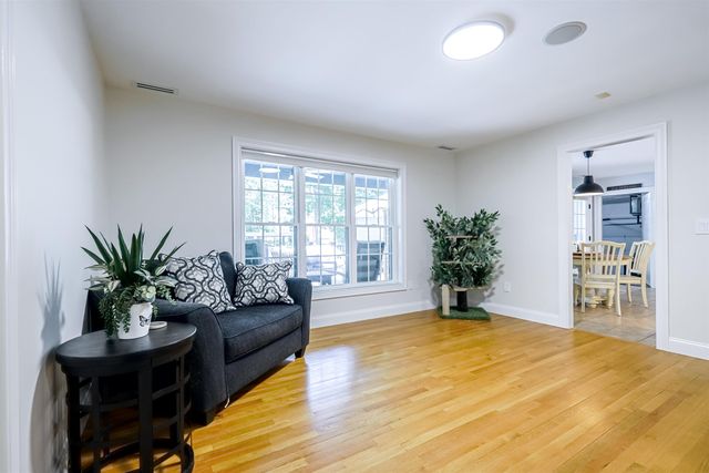 129 Sherburne Street, Manchester, NH 03104