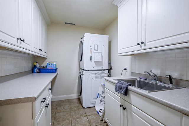 129 Sherburne Street, Manchester, NH 03104