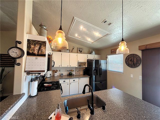 16649 Pauhaska Court, Apple Valley, CA 92307