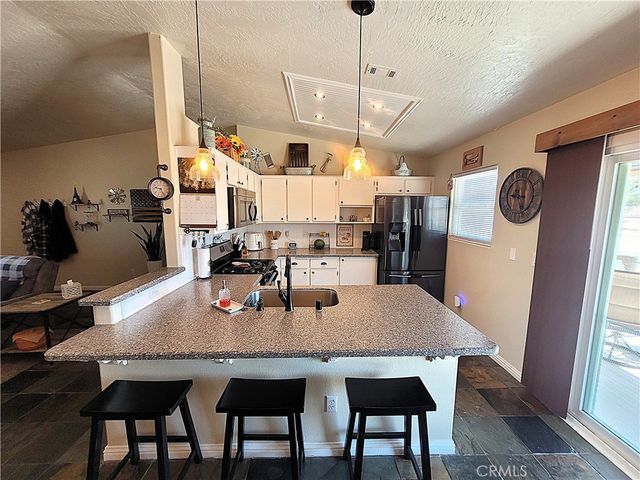16649 Pauhaska Court, Apple Valley, CA 92307
