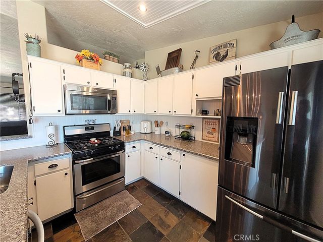 16649 Pauhaska Court, Apple Valley, CA 92307