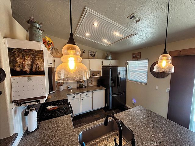 16649 Pauhaska Court, Apple Valley, CA 92307
