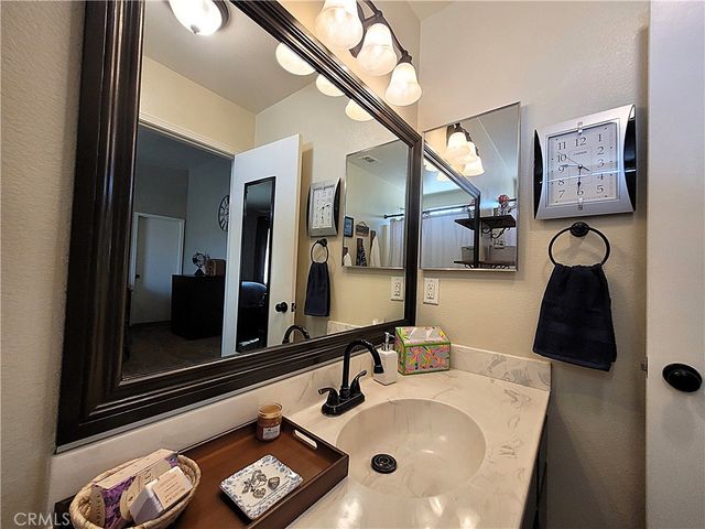 16649 Pauhaska Court, Apple Valley, CA 92307