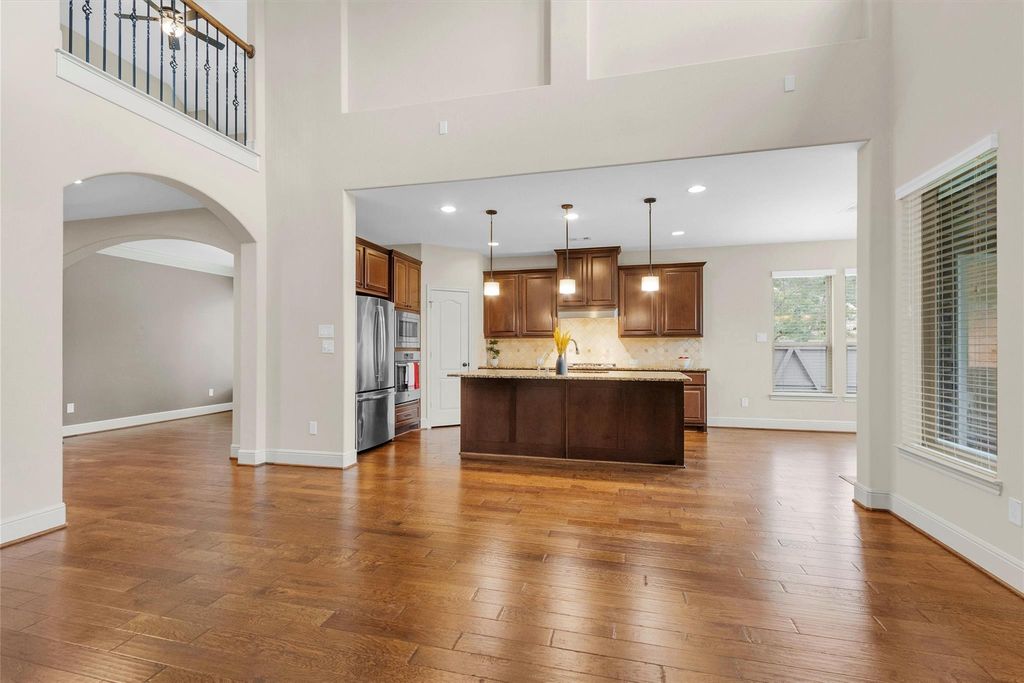 Image 12 of property listing at 17203 Prairie Falcon Lane, Conroe, TX 77385