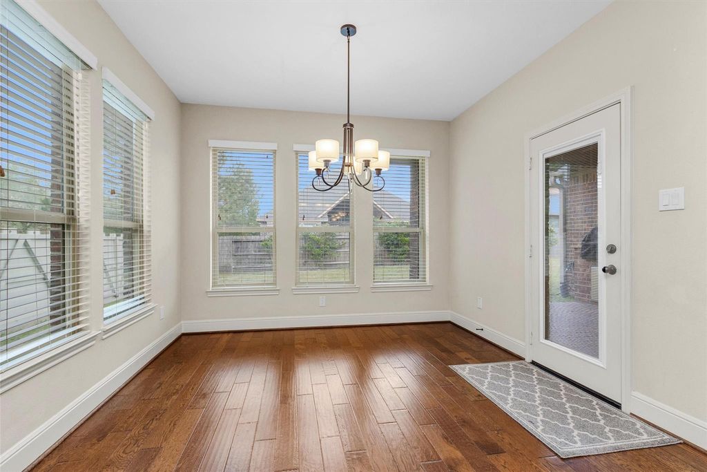 Image 14 of property listing at 17203 Prairie Falcon Lane, Conroe, TX 77385