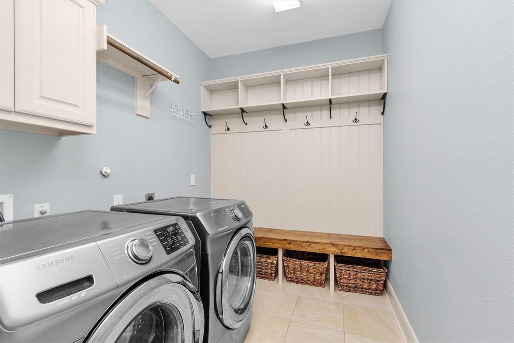 Image 15 of property listing at 17203 Prairie Falcon Lane, Conroe, TX 77385