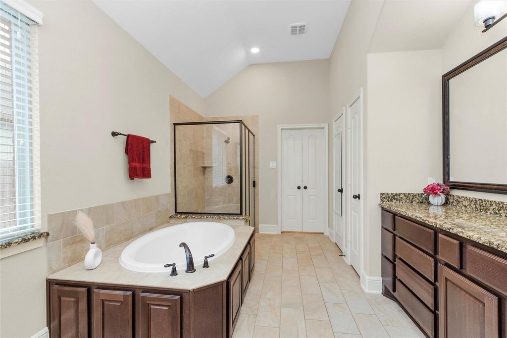 Image 19 of property listing at 17203 Prairie Falcon Lane, Conroe, TX 77385