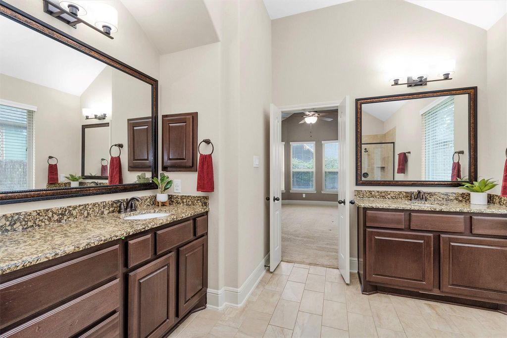 Image 20 of property listing at 17203 Prairie Falcon Lane, Conroe, TX 77385