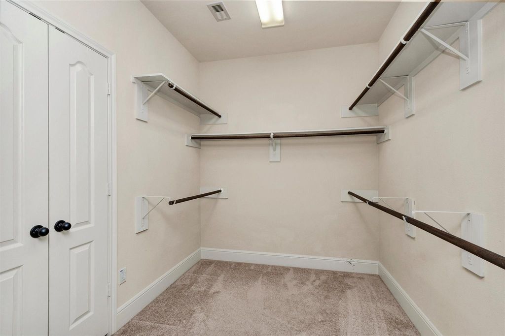 Image 21 of property listing at 17203 Prairie Falcon Lane, Conroe, TX 77385