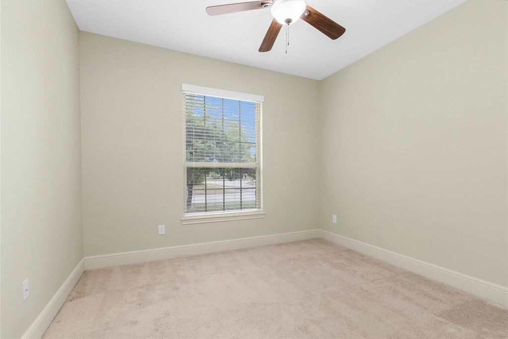 Image 22 of property listing at 17203 Prairie Falcon Lane, Conroe, TX 77385