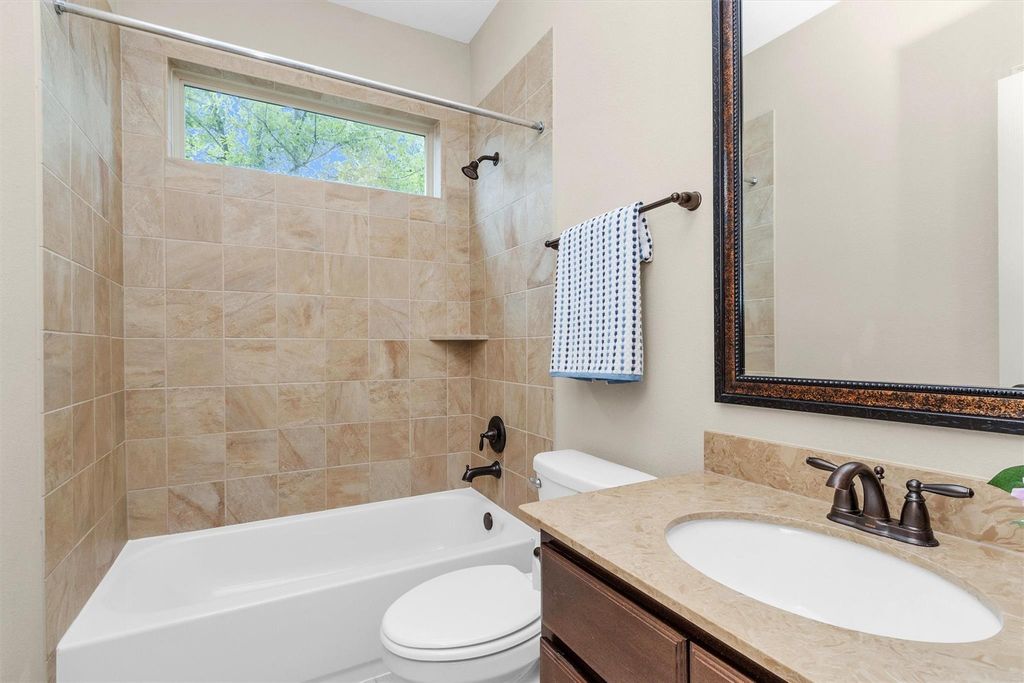 Image 23 of property listing at 17203 Prairie Falcon Lane, Conroe, TX 77385