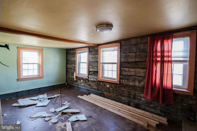 6481 CHAMBERS HILL RD, Harrisburg, PA 17111