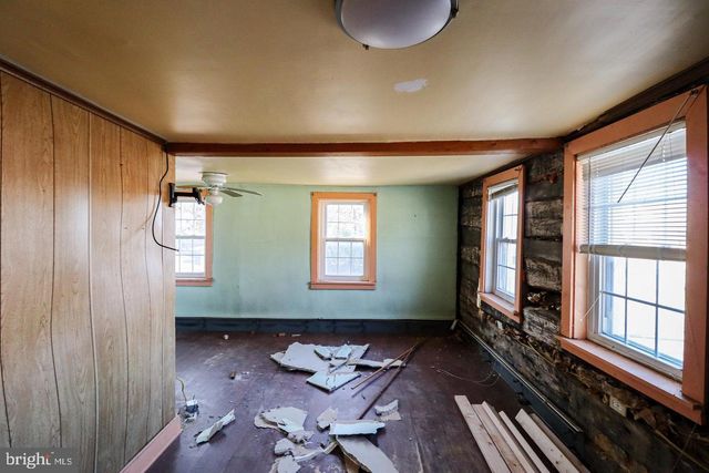 6481 CHAMBERS HILL RD, Harrisburg, PA 17111