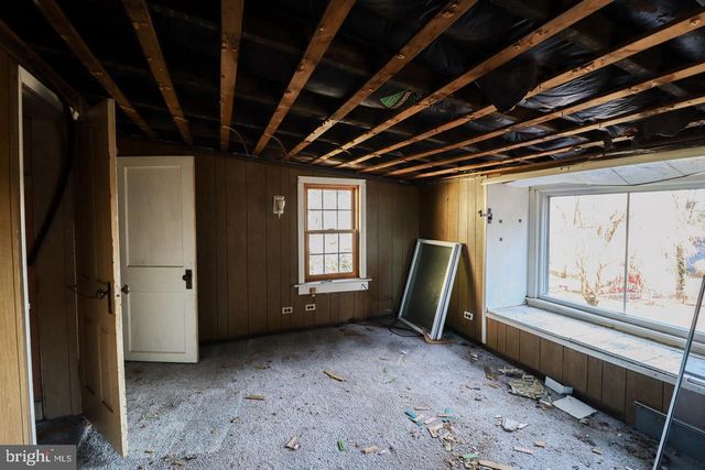 6481 CHAMBERS HILL RD, Harrisburg, PA 17111