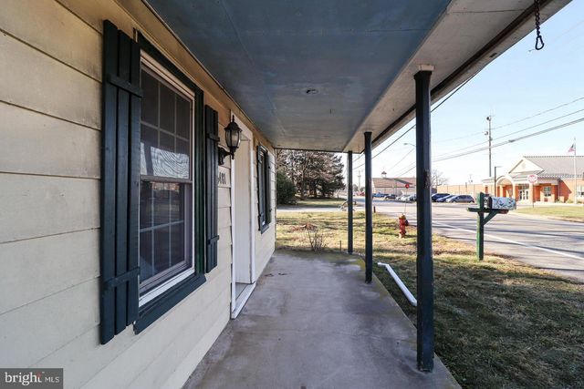 6481 CHAMBERS HILL RD, Harrisburg, PA 17111