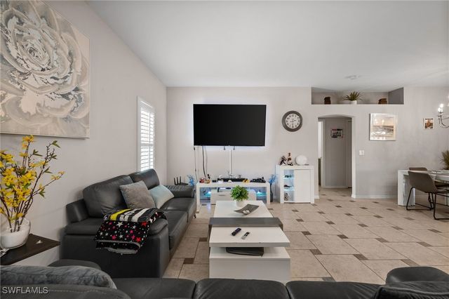 2017 Cape Coral PKWY W, Cape Coral, FL 33914