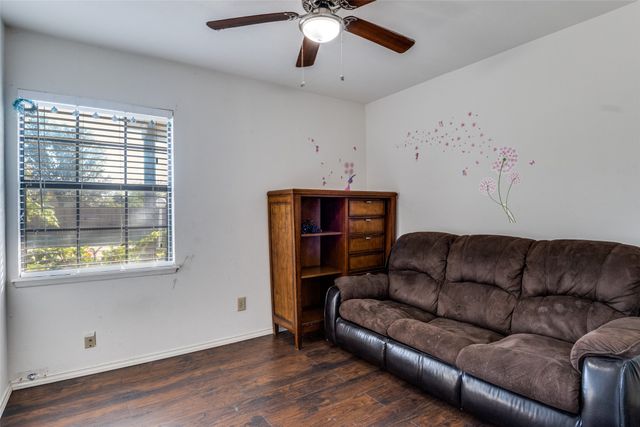 1109 Lesa Lane, Garland, TX 75042