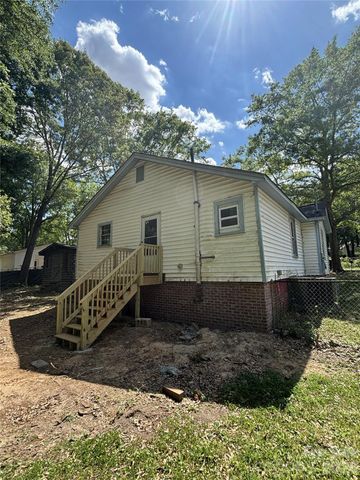 1040 East Drive, Gastonia, NC 28052