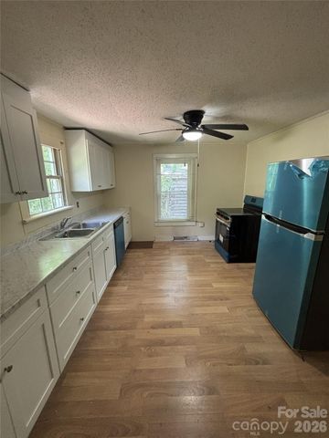 1040 East Drive, Gastonia, NC 28052