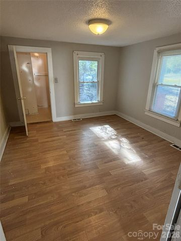 1040 East Drive, Gastonia, NC 28052