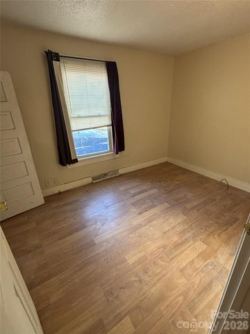 1040 East Drive, Gastonia, NC 28052
