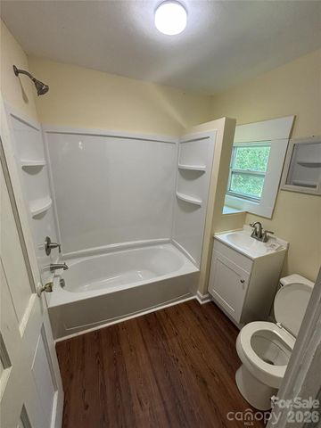 1040 East Drive, Gastonia, NC 28052