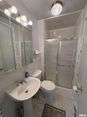 2107 E WREN Street, Peoria Heights, IL 61616