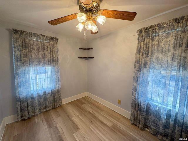 2107 E WREN Street, Peoria Heights, IL 61616